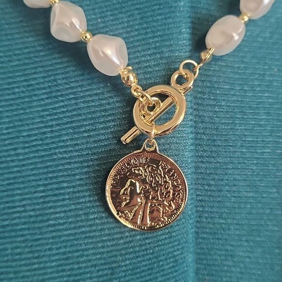 Lab Pearl Beaded Clavicle Necklace Personalized OT Portrait Round Tag Pendant - Picture 8 of 10